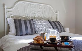 Un Attimo A Roma B&B